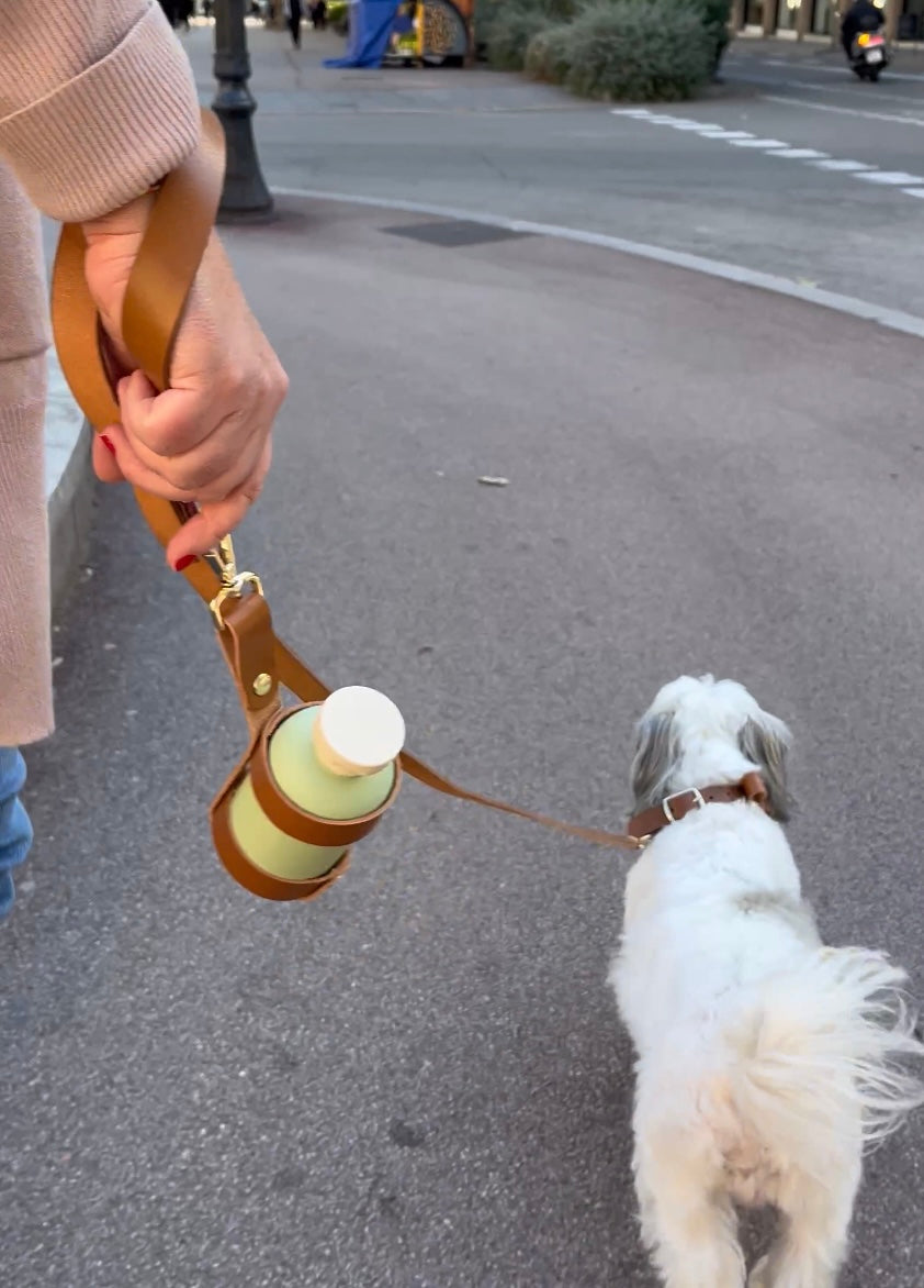 Pee-clean bottle holder