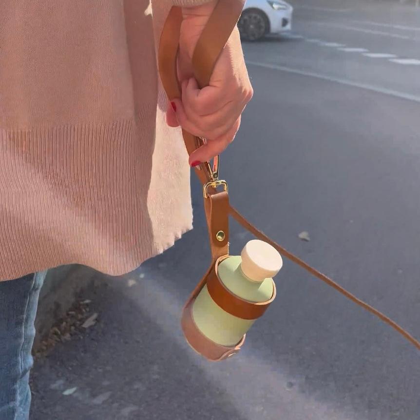 Pee-clean bottle holder